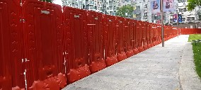 塑料圍擋：輕巧、耐久和易安裝的優(yōu)勢(shì)特點(diǎn)【旭東鋼構(gòu)】